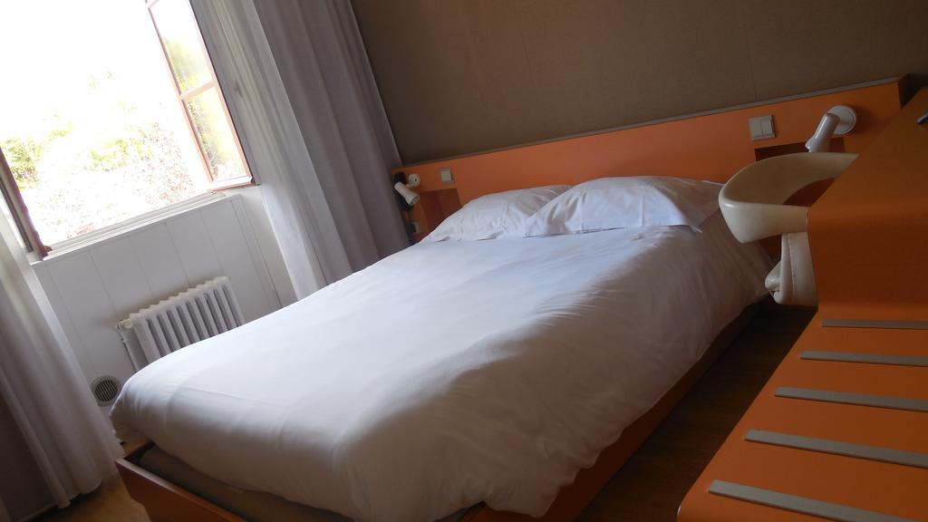 Logis Hotel Restaurant Des Voyageurs Pont-de-Salars Номер фото