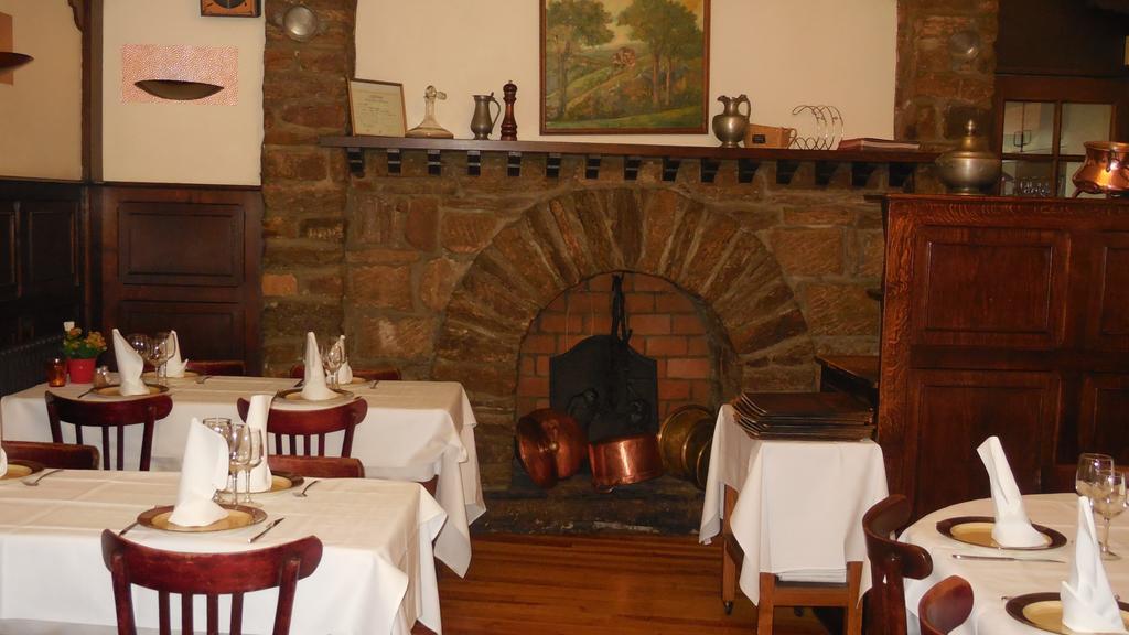 Logis Hotel Restaurant Des Voyageurs Pont-de-Salars Экстерьер фото