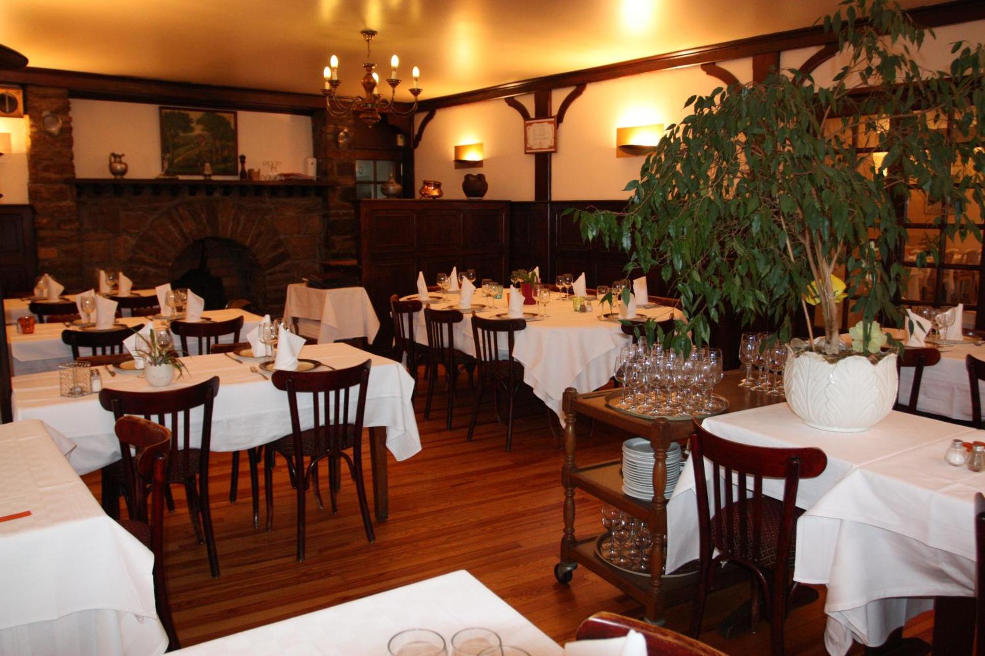 Logis Hotel Restaurant Des Voyageurs Pont-de-Salars Номер фото