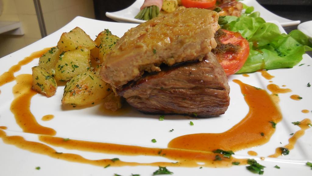 Logis Hotel Restaurant Des Voyageurs Pont-de-Salars Экстерьер фото