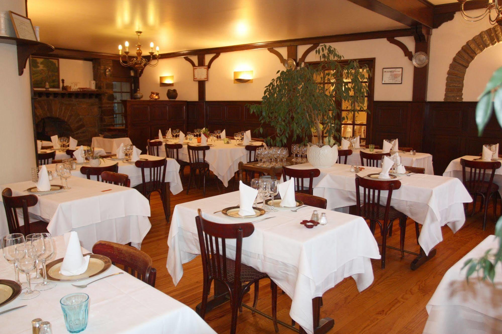 Logis Hotel Restaurant Des Voyageurs Pont-de-Salars Экстерьер фото
