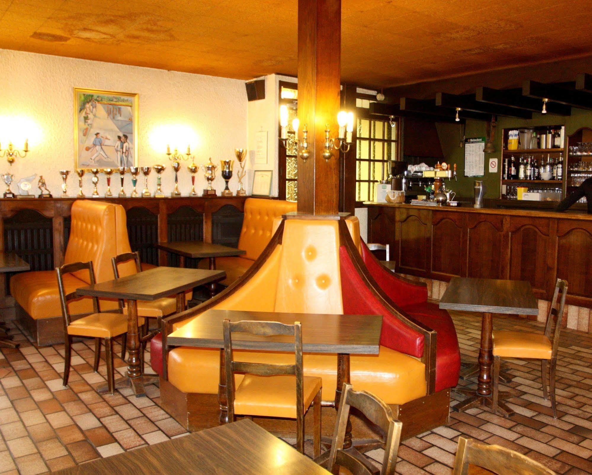 Logis Hotel Restaurant Des Voyageurs Pont-de-Salars Экстерьер фото