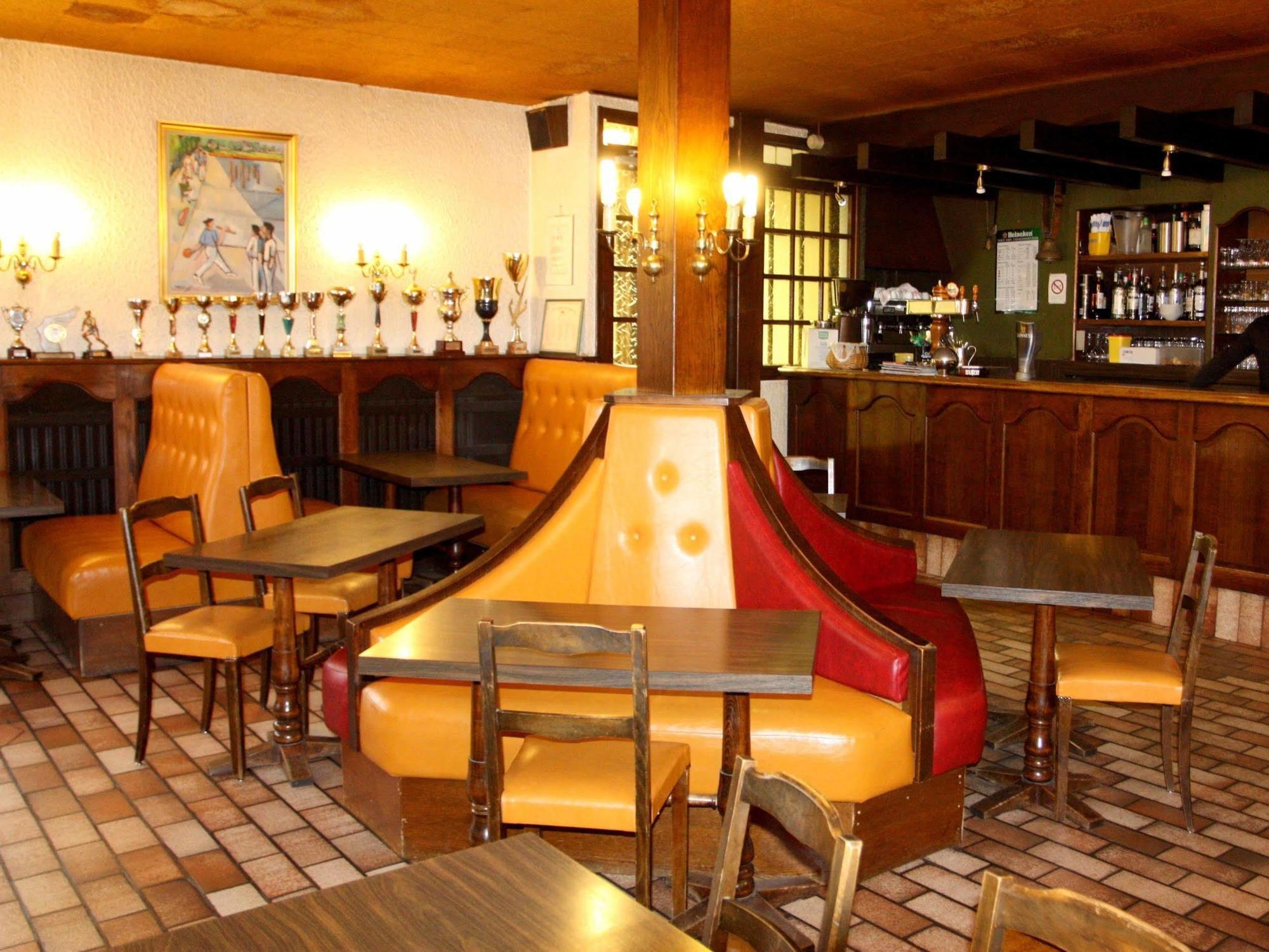 Logis Hotel Restaurant Des Voyageurs Pont-de-Salars Экстерьер фото
