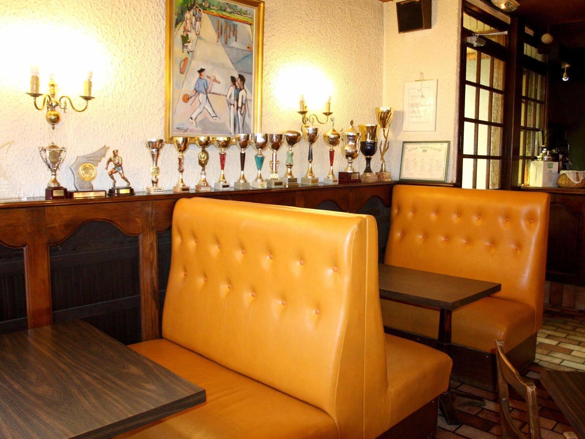 Logis Hotel Restaurant Des Voyageurs Pont-de-Salars Экстерьер фото