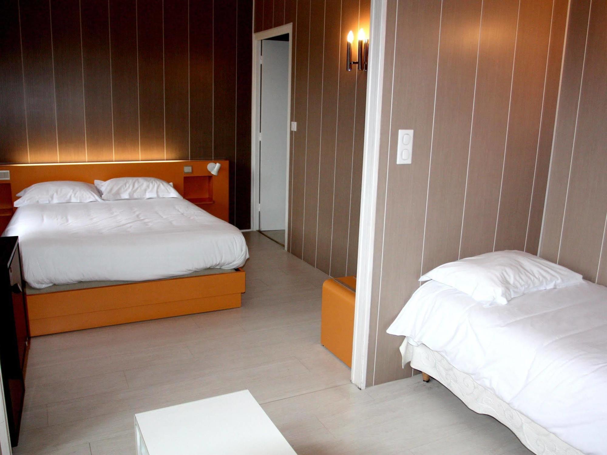Logis Hotel Restaurant Des Voyageurs Pont-de-Salars Экстерьер фото
