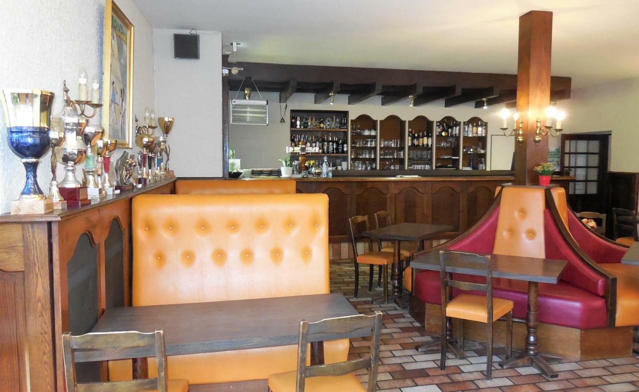 Logis Hotel Restaurant Des Voyageurs Pont-de-Salars Экстерьер фото